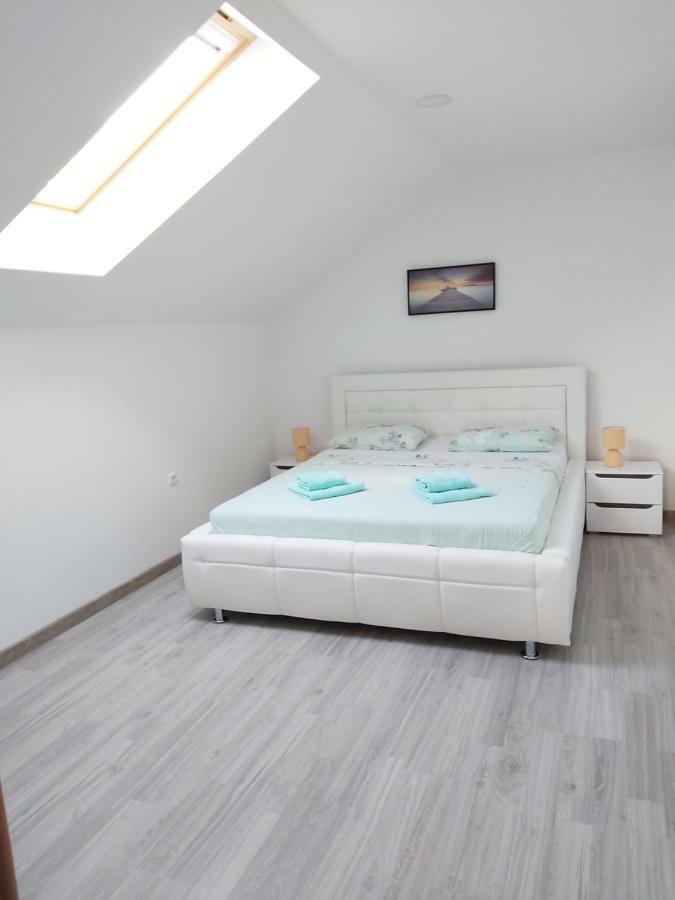 Apartmani Brigita Korenica Exterior foto